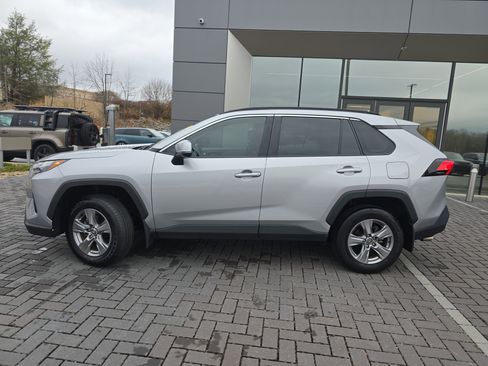 Used 2024 Toyota RAV4 XLE image 9