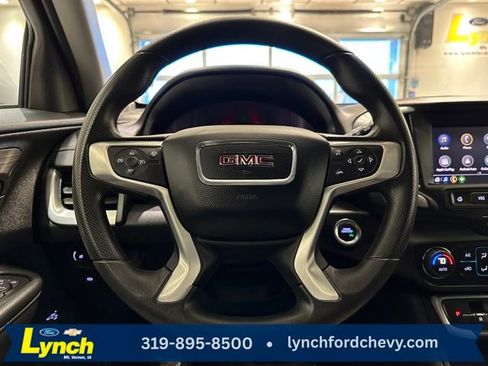 Used 2024 GMC Terrain SLE w/ Driver Convenience Package image 9