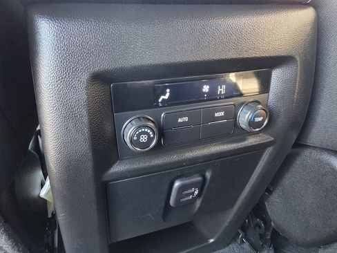 Used 2023 Chevrolet Traverse LT w/ LPO, Floor Liner Package image 27