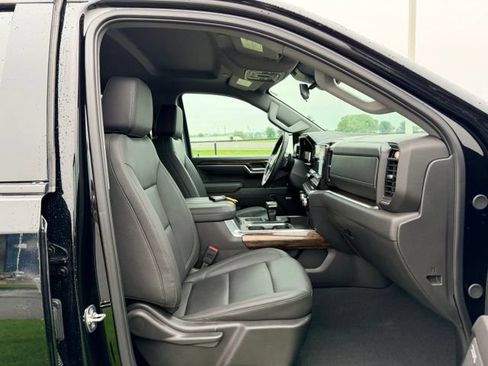 Certified 2025 GMC Sierra 1500 Elevation w/ Elevation Premium Package AWD/4WD image 11