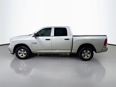 Used 2018 RAM 1500 Express AWD/4WD image 9