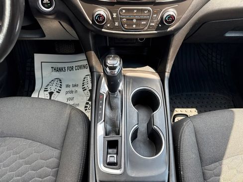 Used 2019 Chevrolet Equinox LT AWD/4WD image 17