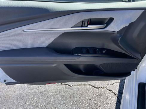 Used 2025 Toyota Camry SE w/ Multimedia Upgrade Package image 27