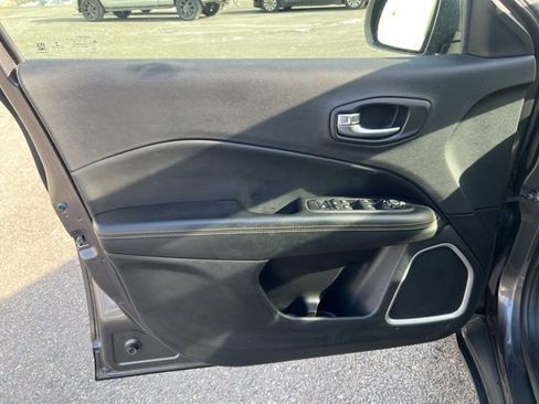 Used 2018 Jeep Compass Latitude w/ Popular Equipment Group image 22