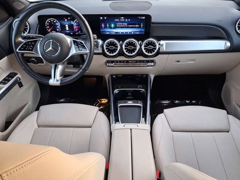 Used 2025 Mercedes-Benz GLB 250 image 9