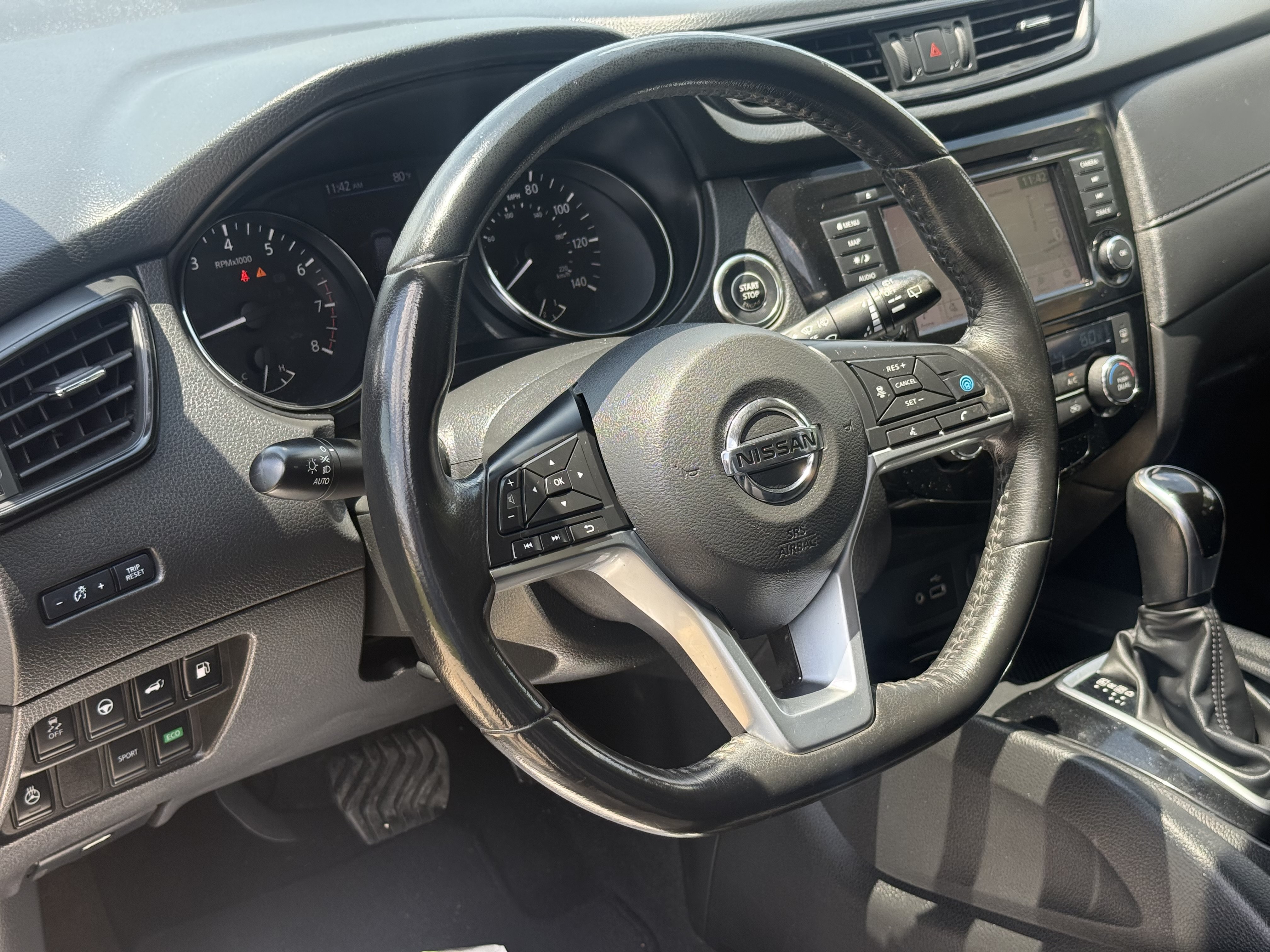 Used 2019 Nissan Rogue SV w/ Premium Package FWD image 12