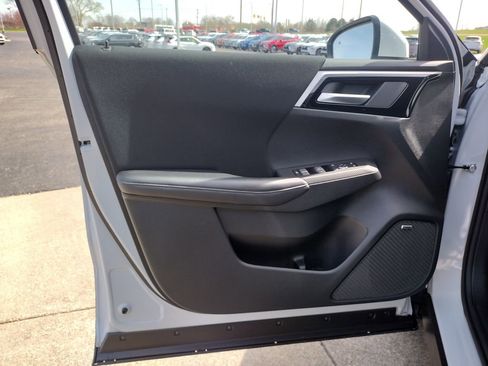 New 2026 Mitsubishi Outlander ES image 28