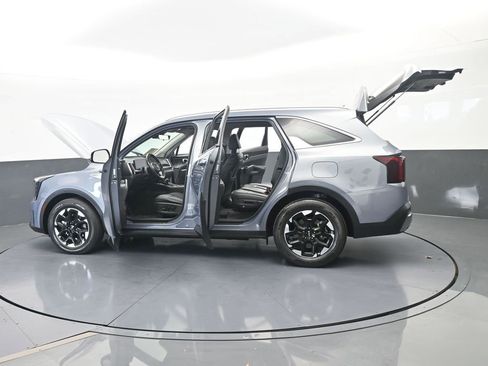 Used 2025 Kia Sorento S FWD image 74