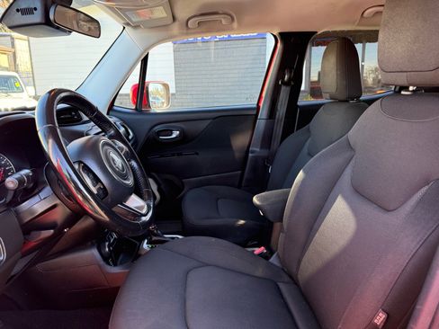 Used 2016 Jeep Renegade Latitude AWD/4WD image 15