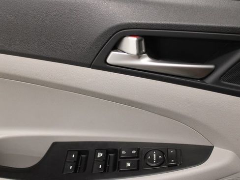 Used 2019 Hyundai Tucson SE FWD image 16