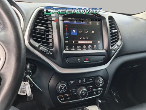 Used 2016 Jeep Cherokee Trailhawk w/ Leather Interior Group AWD/4WD image 20
