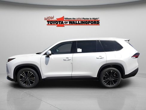 New 2026 Toyota Grand Highlander AWD Hybrid image 2