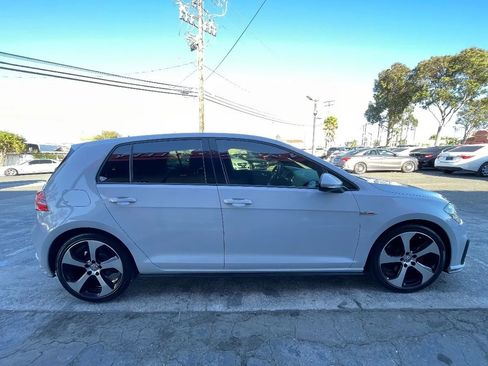 Used 2018 Volkswagen GTI SE FWD image 4