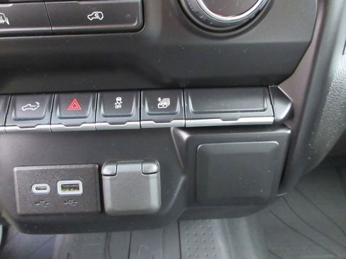 Used 2022 Chevrolet Silverado 3500 LT image 34