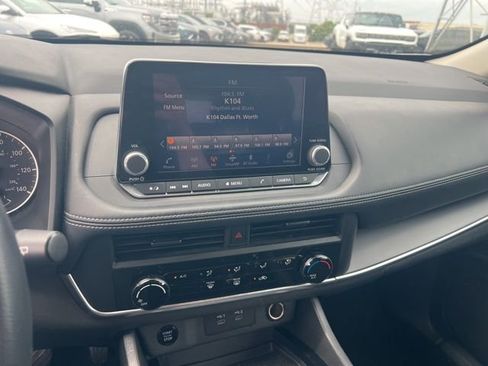 Used 2024 Nissan Rogue S image 12