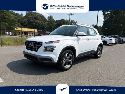 Used 2024 Hyundai Venue SEL FWD image 1
