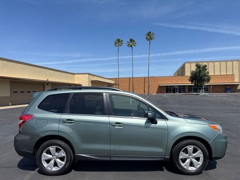Used 2015 Subaru Forester 2.5i Limited AWD/4WD image 9