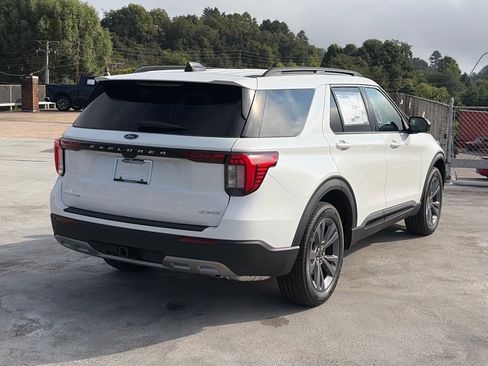 New 2026 Ford Explorer Active w/ Active Comfort Package AWD/4WD image 3