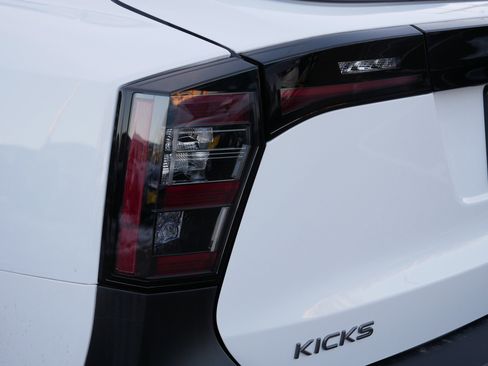 Certified 2025 Nissan Kicks SV w/ Illumination Package image 17