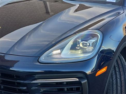 Used 2021 Porsche Cayenne image 33