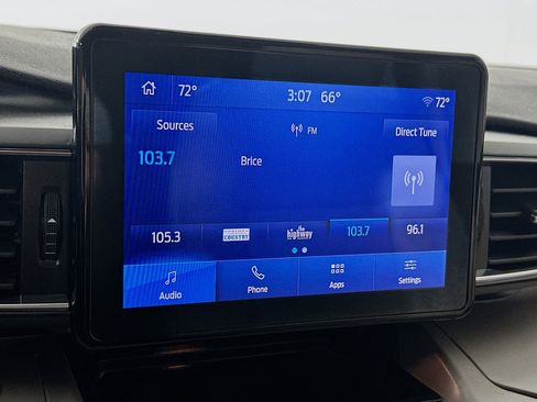 Used 2023 Ford Explorer XLT w/ Equipment Group 202A AWD/4WD image 14