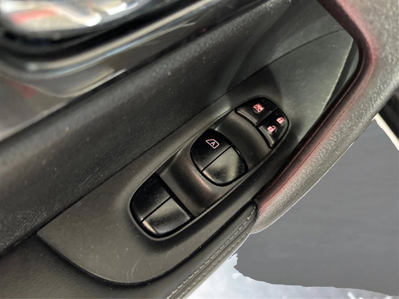 Used 2017 Nissan Rogue SV w/ SV Premium Package AWD/4WD image 30