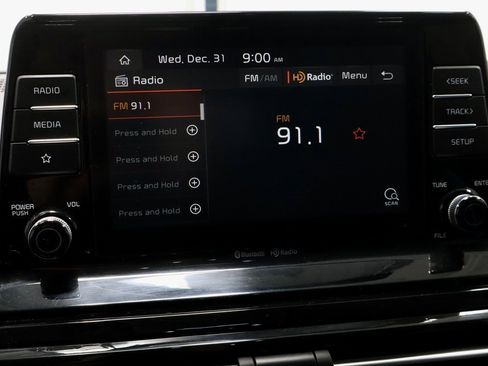 Used 2021 Kia Seltos EX image 2