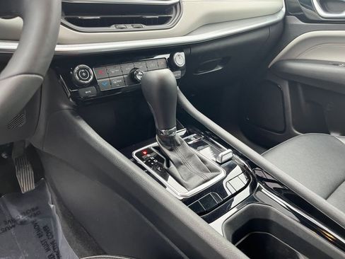 Used 2025 Jeep Compass Limited image 43