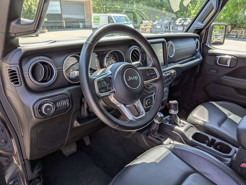 Certified 2019 Jeep Wrangler Unlimited Sahara w/ Dual Top Group AWD/4WD image 13