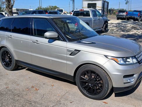 Used 2017 Land Rover Range Rover Sport HSE image 6