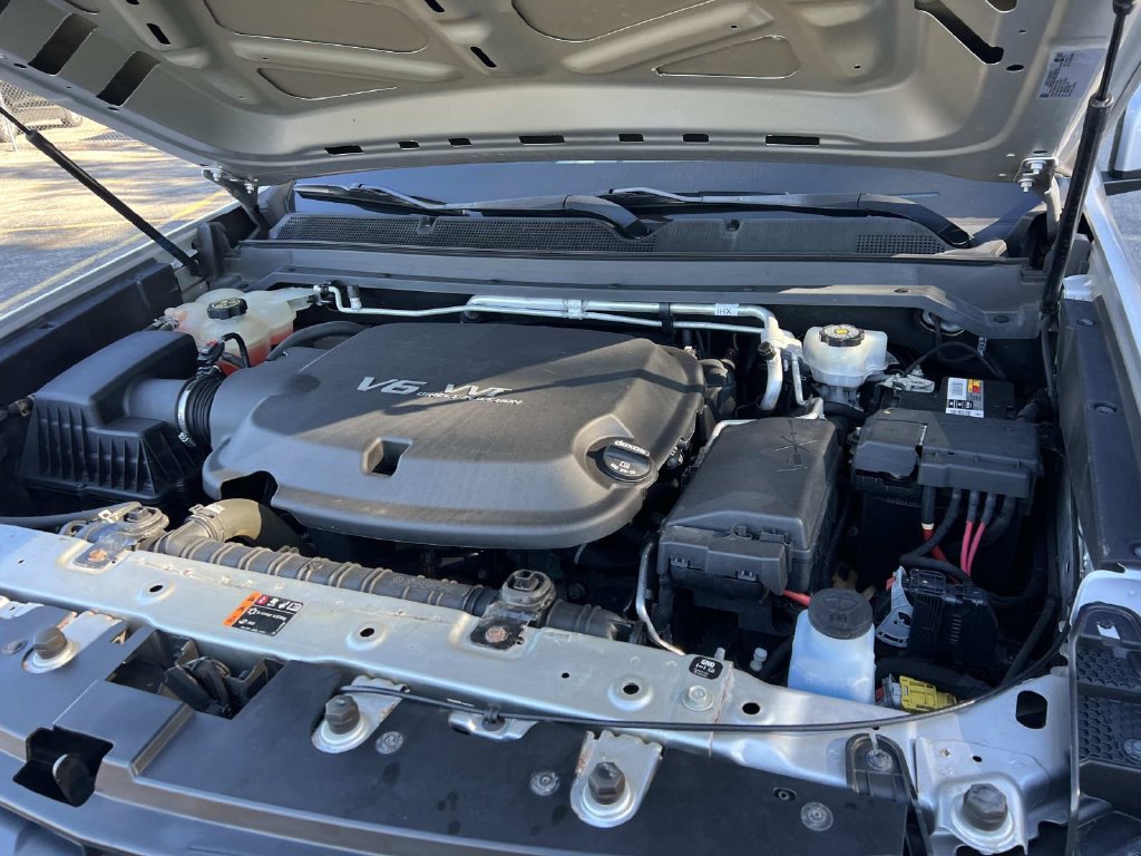 Used 2019 Chevrolet Colorado W/T w/ Custom Special Edition AWD/4WD image 9
