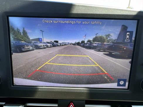 Used 2023 Hyundai Elantra SEL FWD image 21