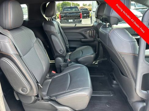 Used 2024 Toyota Sienna XSE w/ XSE Plus Package FWD image 23