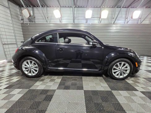 Used 2019 Volkswagen Beetle 2.0T SE FWD image 9