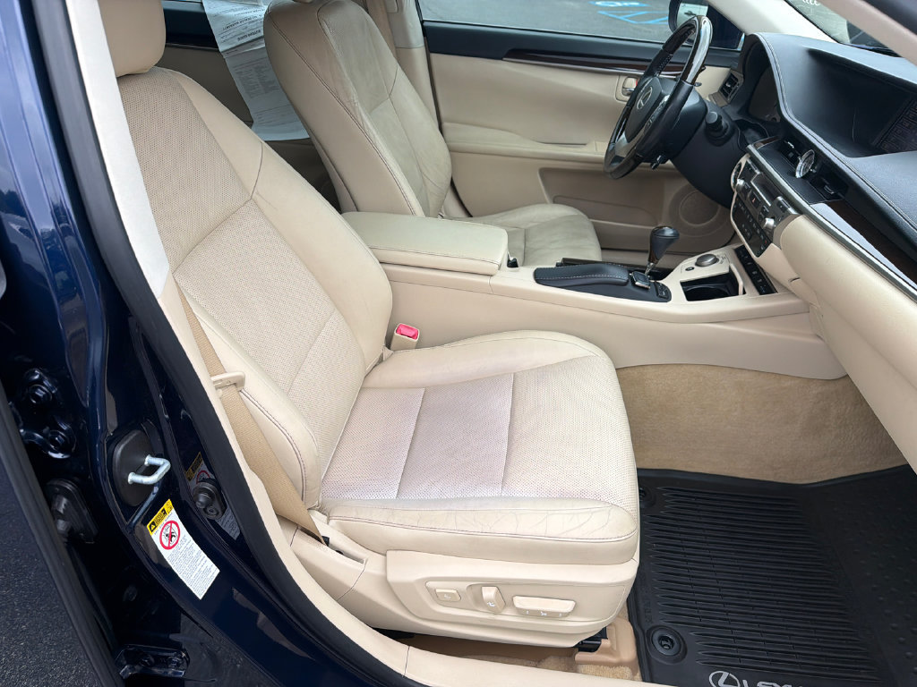 Used 2015 Lexus ES 350 w/ Luxury Package FWD image 15