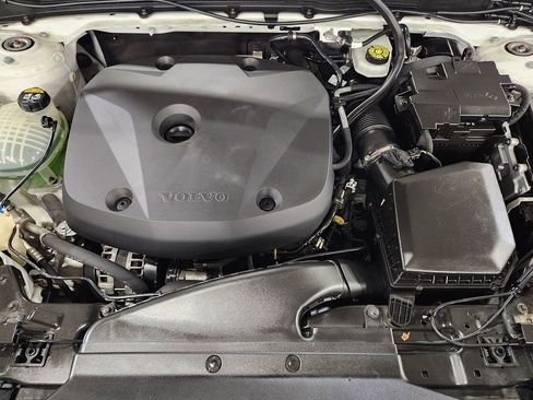 Used 2021 Volvo XC40 T4 R-Design w/ Advanced Package image 52