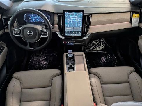 New 2026 Volvo XC90 B6 Ultra w/ Protection Package image 16