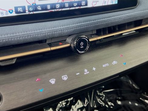 Used 2025 Nissan Ariya Platinum image 16