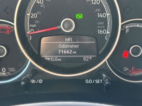 Used 2019 Volkswagen Beetle 2.0T SE image 18