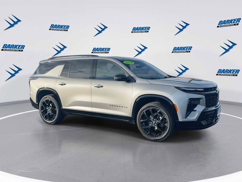 Used 2024 Chevrolet Traverse RS w/ LPO, Floor Liner Package image 4