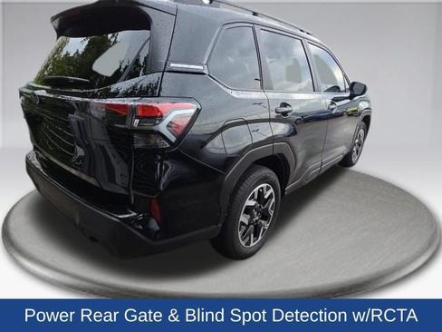 Used 2025 Subaru Forester Premium AWD/4WD image 10