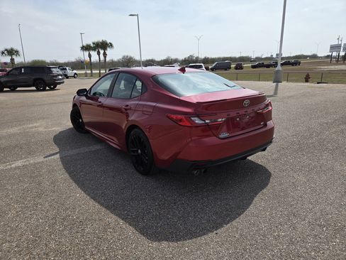 Used 2025 Toyota Camry SE image 5