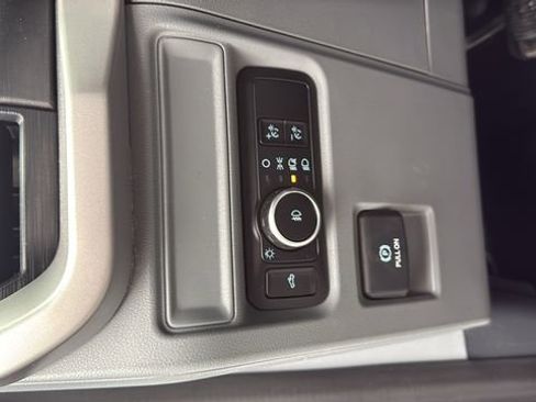 Used 2023 Ford F150 XLT w/ XTR Package image 18