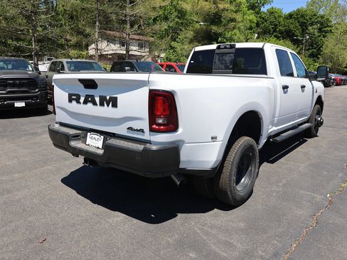 New 2026 RAM 3500 Tradesman AWD/4WD image 7