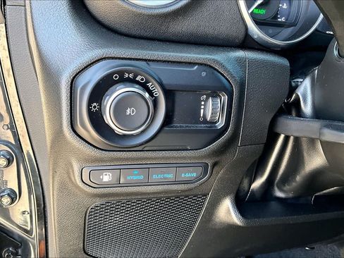 Used 2023 Jeep Wrangler Unlimited Sahara w/ Cold Weather Group AWD/4WD image 29