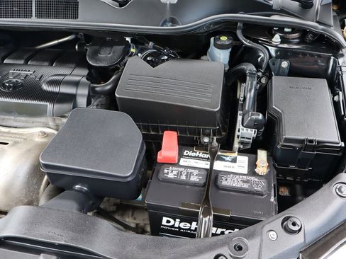 Used 2015 Toyota Venza LE image 40