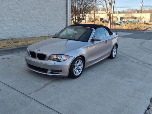Used 2008 BMW 128i Convertible image 2
