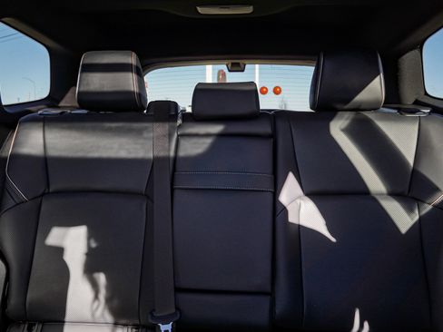 Certified 2025 Toyota Crown Signia image 23