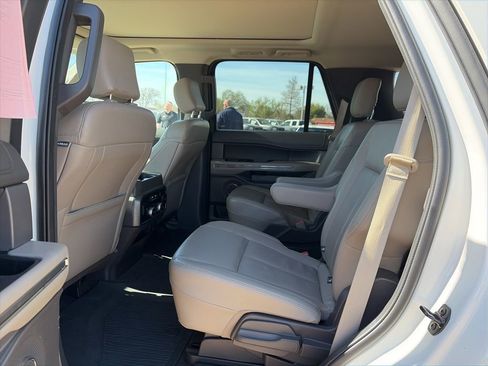 Used 2020 Ford Expedition XLT w/ Equipment Group 202A image 8