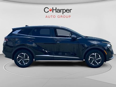 Used 2023 Kia Sportage LX AWD/4WD image 2